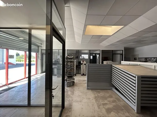 Bureau 1 016 m² 