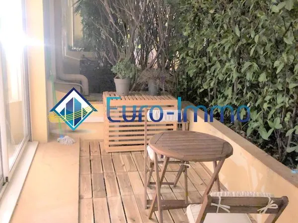 Studio 1 pièce 25 m² 