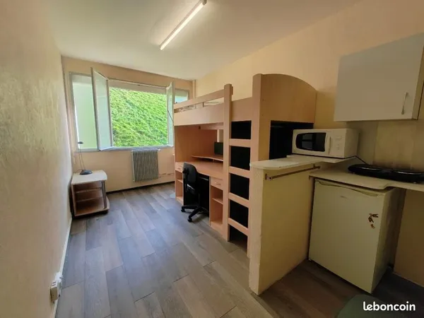 Studio 1 pièce 16 m² 