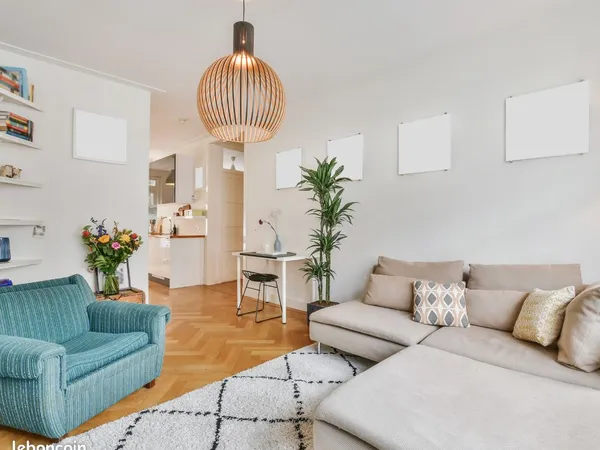 T3 meublé 70 m² rénové - 700 CC 