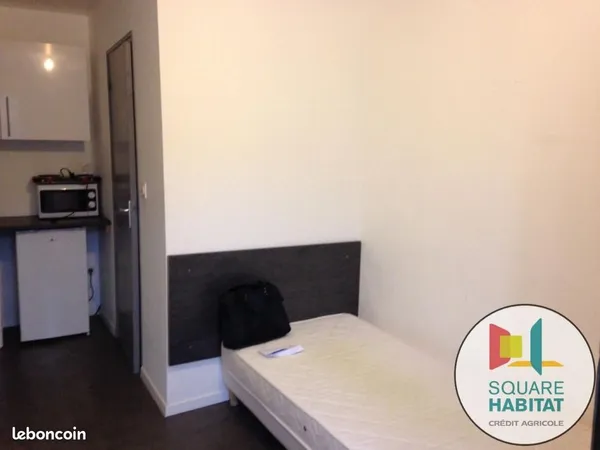 Studio 1 pièce 13 m² 