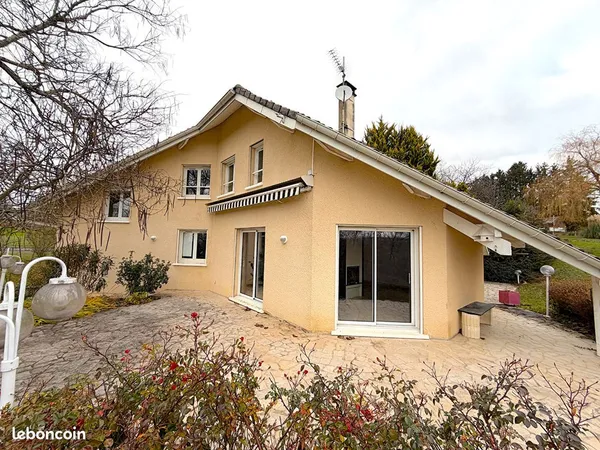 Villa 4 pièces 145 m² 