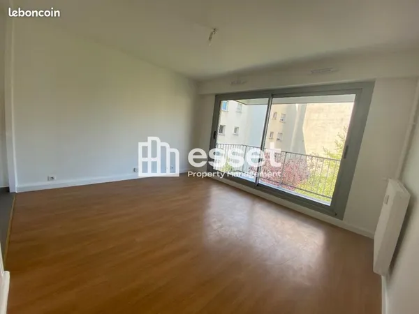 Studio 1 pièce 23 m² 