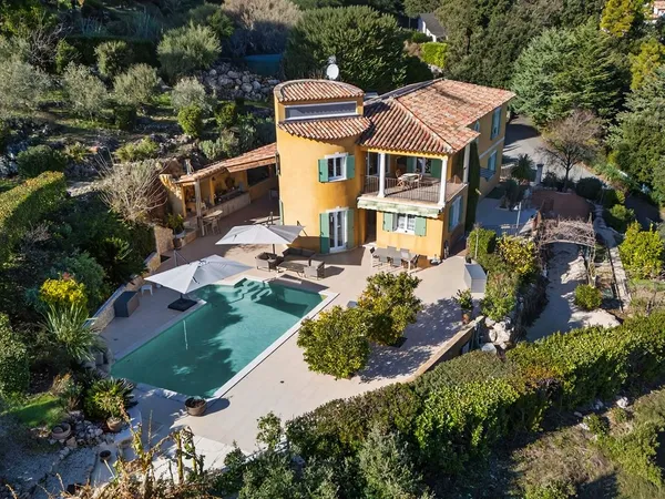 Maison 4 pièces 234 m² 