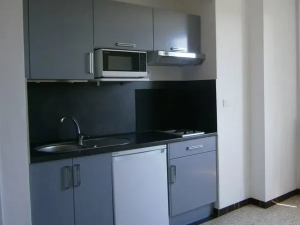 Beau studio 25 m² non meublé 