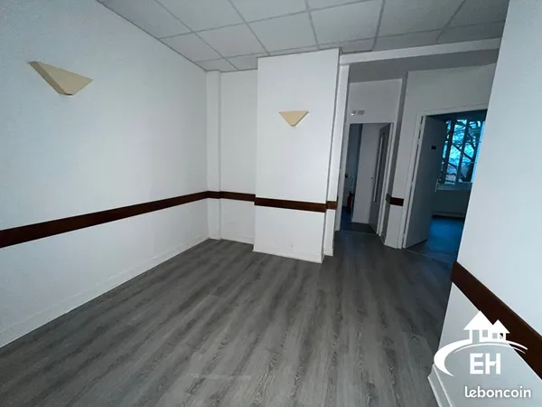 Local commercial 67 m² L AIGLE 