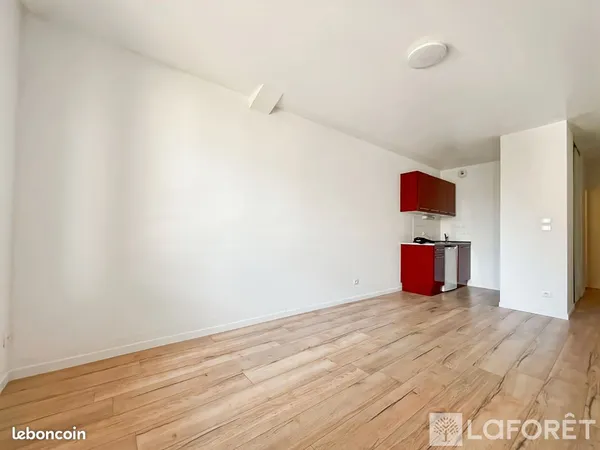 Studio 1 pièce 25 m² 