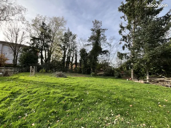 Terrain 873 m² Bourg-en-Bresse 