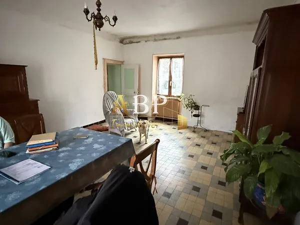 Maison de village 1 pièce 104 m² 