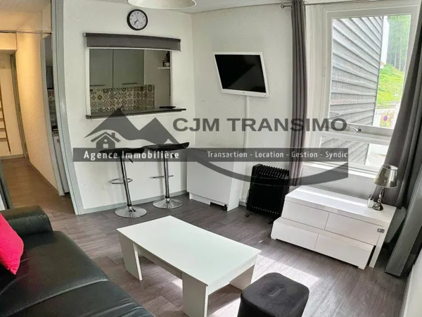 Studio 1 pièce 25 m² 