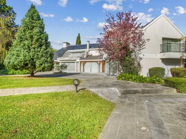 Maison 16 pièces 578 m² 