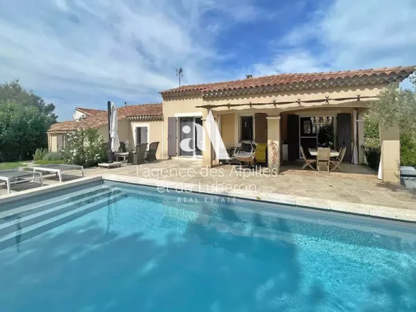 MAUSSANE-LES-ALPILLES - MAISON AU CENTRE DU VILLAGE 
