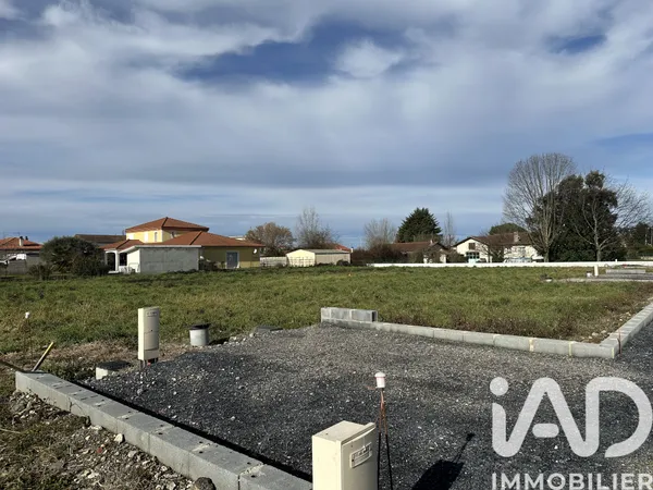 Terrain 733 m² 
