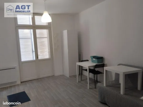 Studio 1 pièce 23 m² 