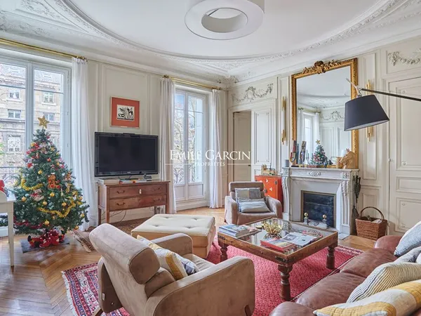 Appartement 5 pièces 140 m² 