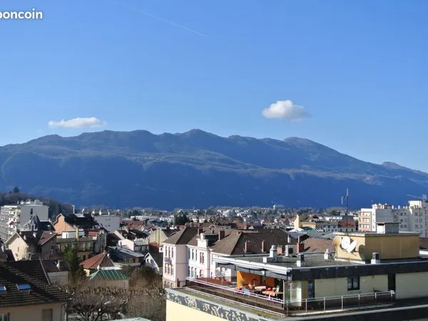 Vente Studio proche centre refait à neuf vue panoramique + cave + parking 
