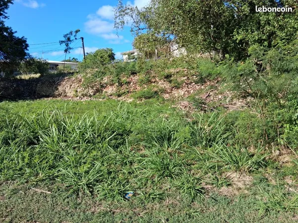 TERRAIN de 700m² 