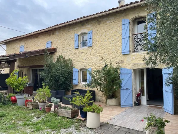 Magnifique longère en pierre, 223m², 5 chambres