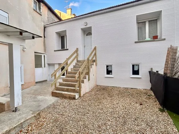 A louer appartement T3 avec terrasse 