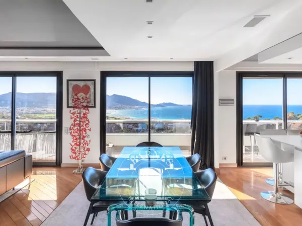 Vente - Appartement familial - Vue mer panoramique 