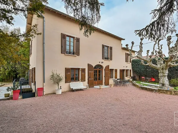 Maison 5 pièces 202 m² 