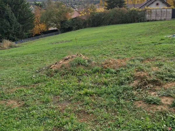 Beau terrain constructible sur la commune de Cusset au coeur du village de Chassignol avec vue 