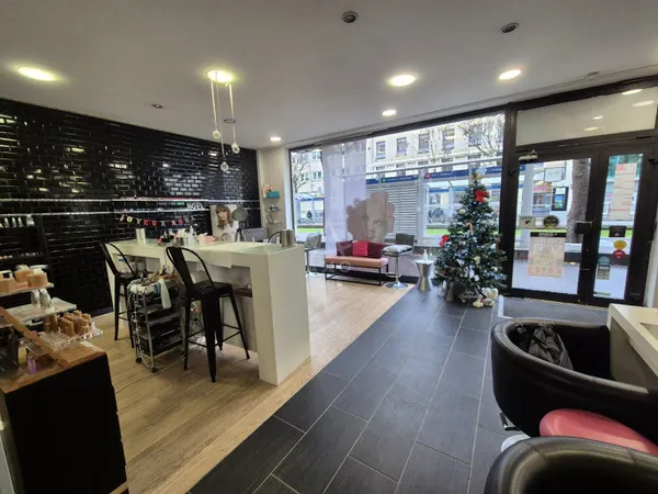 Salon de coiffure 80 m² 