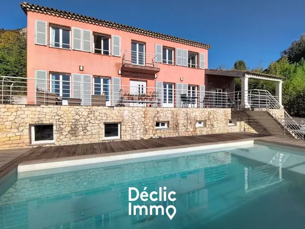 Maison 7 pièces 260 m² 