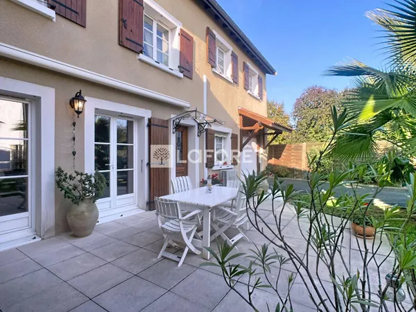 Appartement 5 pièces 121 m² 