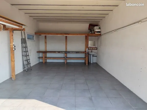 Loue grand garage de 41m2 