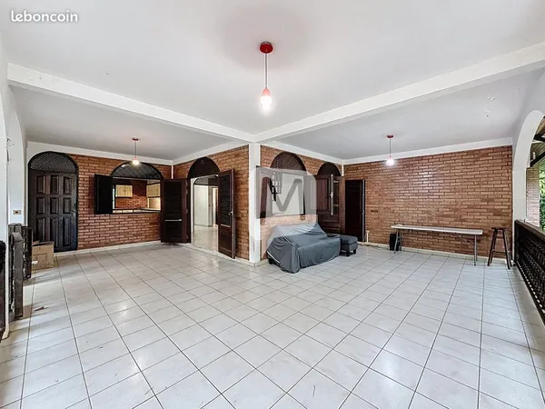 Maison 5 pièces 201 m² 
