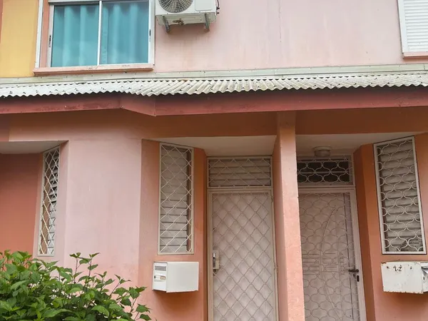 À Vendre - Villa Jumelée - Petit-Bourg 