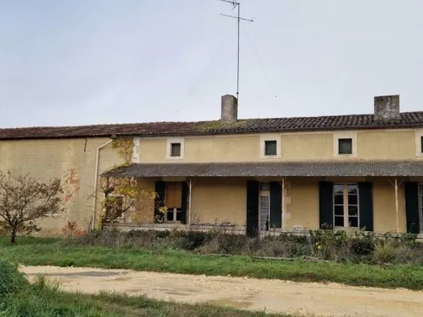 Longère de 8 pièces principales 