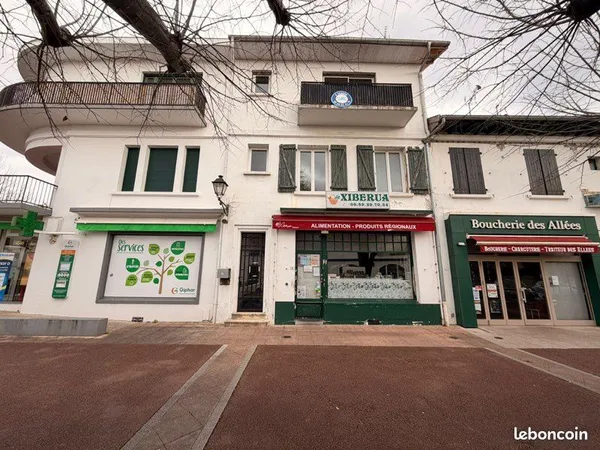 Dupleix plein centre Cambo avec parking 