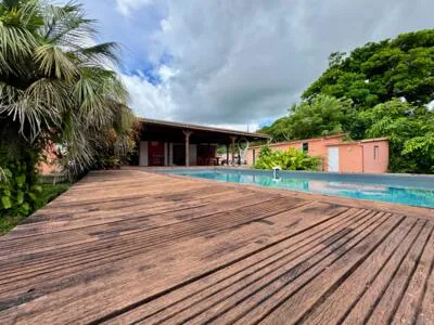 À louer - Villa T5 meublée avec piscine et vue mer 