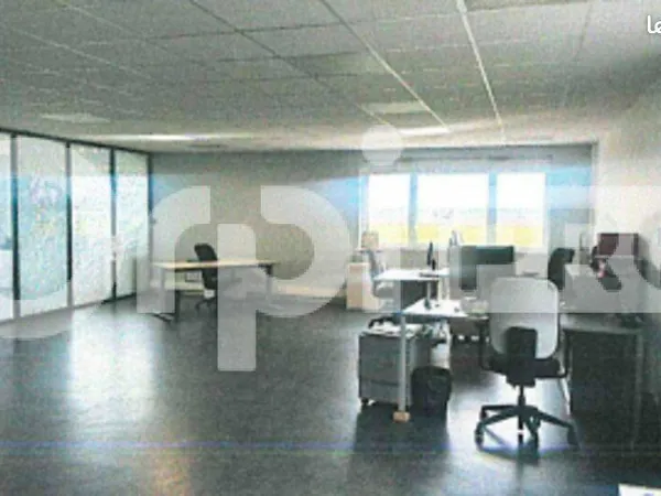 Bureau 123 m² 
