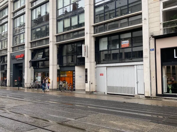 Loue parking - 13m² 