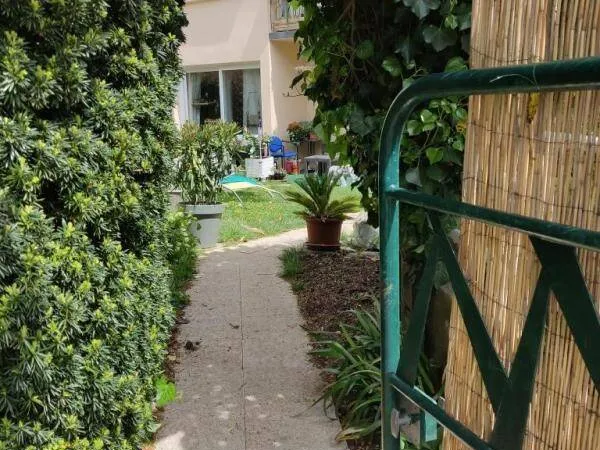 Studio 1 pièce 12 m² 