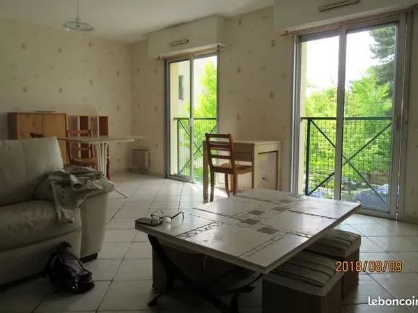 Studio 1 pièce 32 m² 