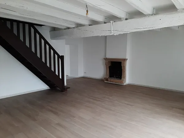 Maison à vendre à LA CHAPELLE SAINT LAURENT - 7 pièces, 134 m² de bonheur ! 