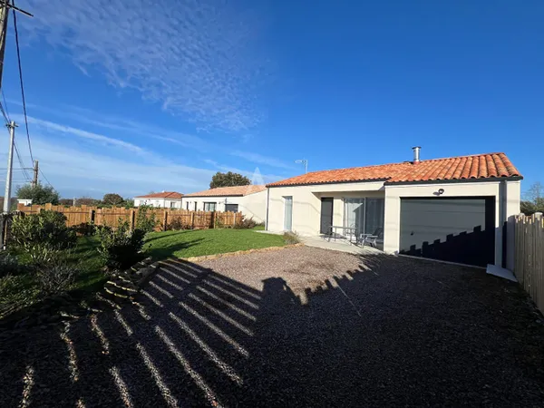Maison Avrille 3 pièce(s) 67 m2 
