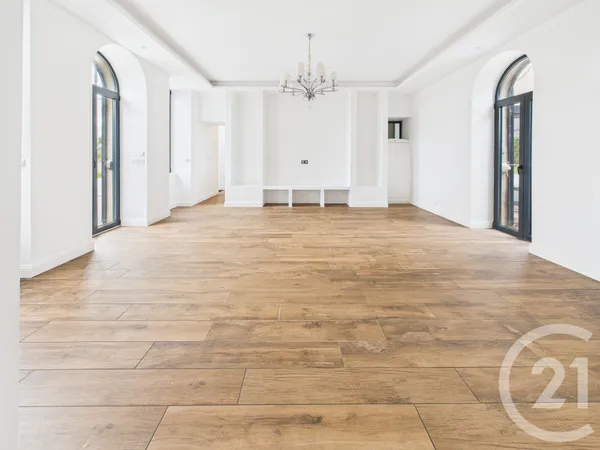 Maison 9 pièces 265 m² 