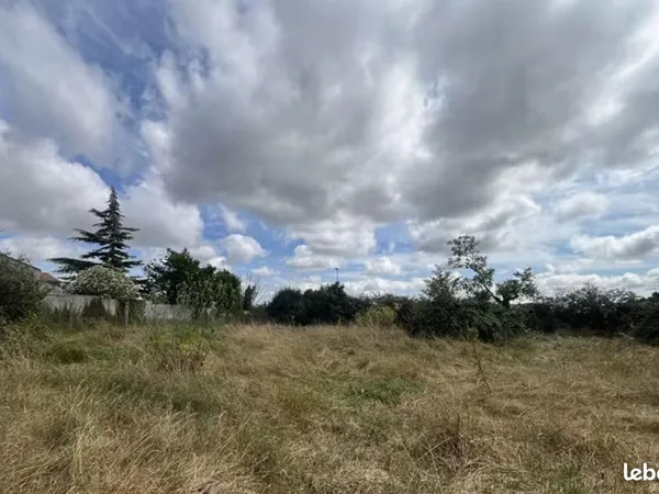 Terrain 585 m² Nalliers 