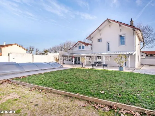 Maison 6 pièces 178 m² 