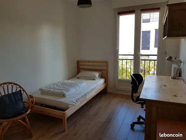 Loue chambre meublée Gif sur Yvette 