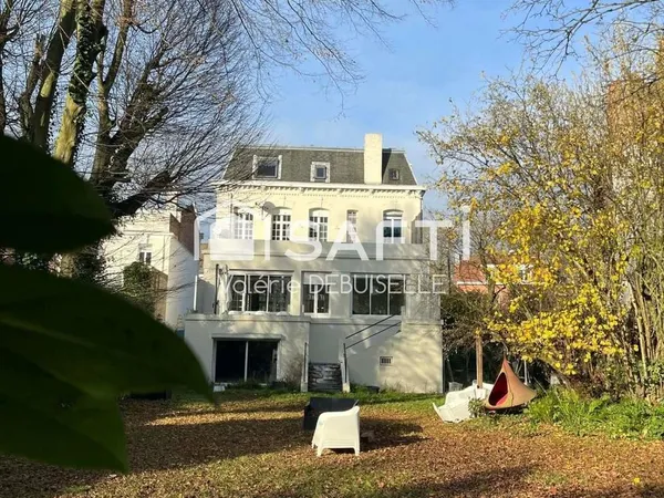Maison 10 pièces 314 m² 
