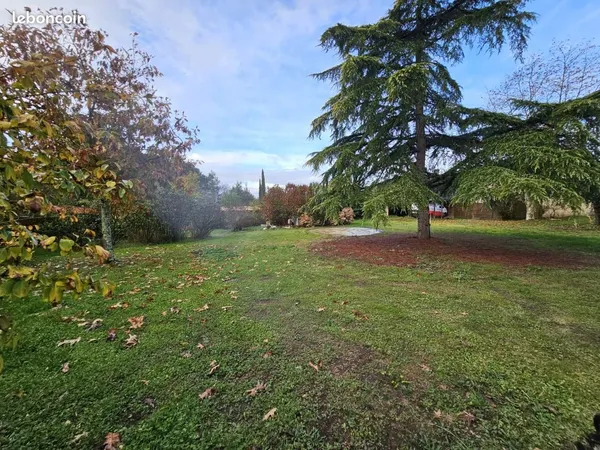 Terrain 800 m² Camarsac 