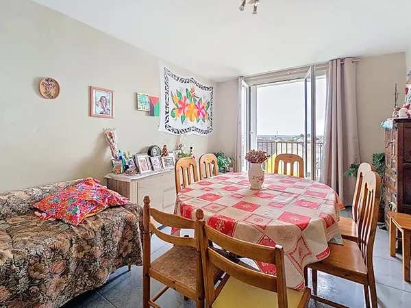 Appartement Dreux 3 pièces Dreux vendu loué avec Cave privative et place de parking 