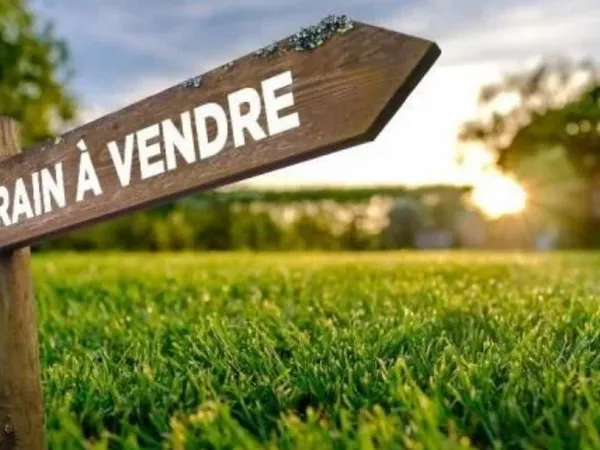 A VENDRE TERRAIN CONSTRUCTIBLE NON VIABILISÉ SAINT CLEMENT D 