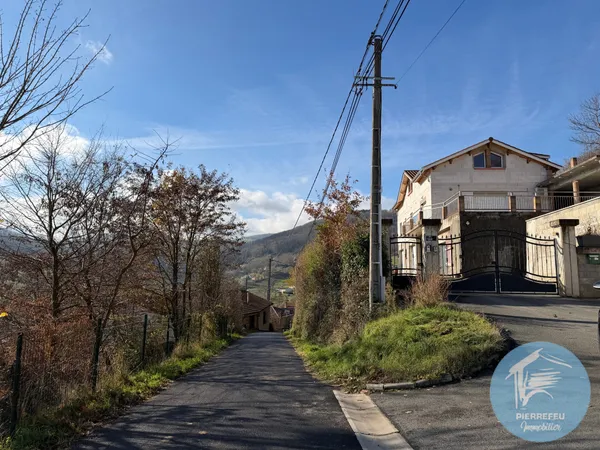 Maison à fort potentiel 350m2 - Idéal artisan - Vue et Calme 